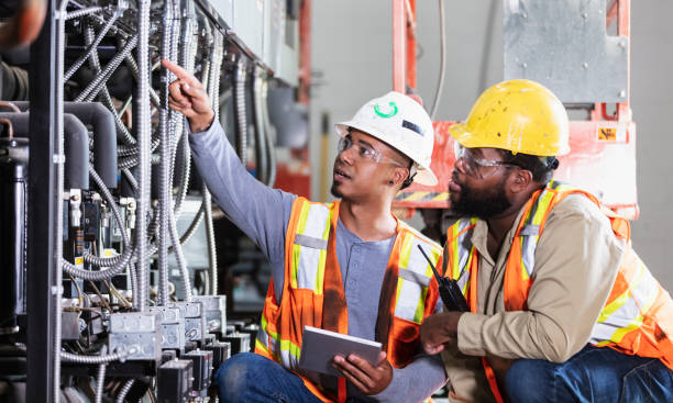 Best Commercial Electrician Services  in Altamont, OR